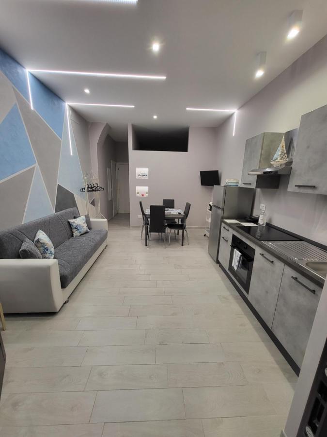Casa Vacanze Manthy Posizione Centrale Бари Экстерьер фото