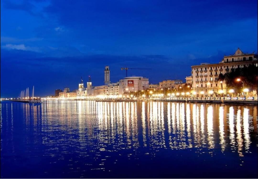 Casa Vacanze Manthy Posizione Centrale Бари Экстерьер фото